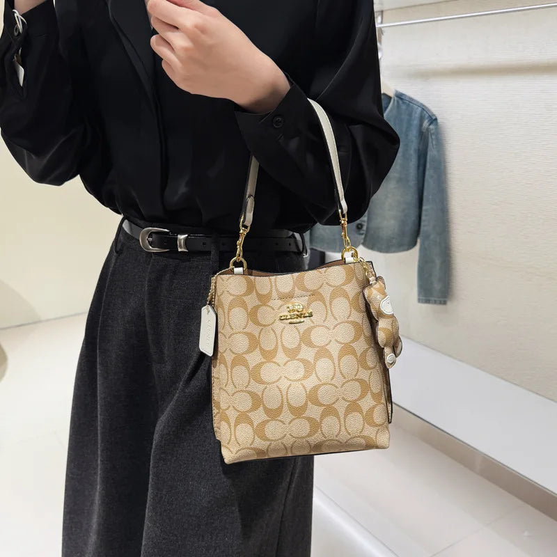 Isabelle Elegant Bucket Bag – Timeless Sophistication