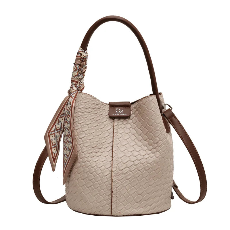 Amélie Woven Bucket Bag – 3-in-1 Everyday Elegance